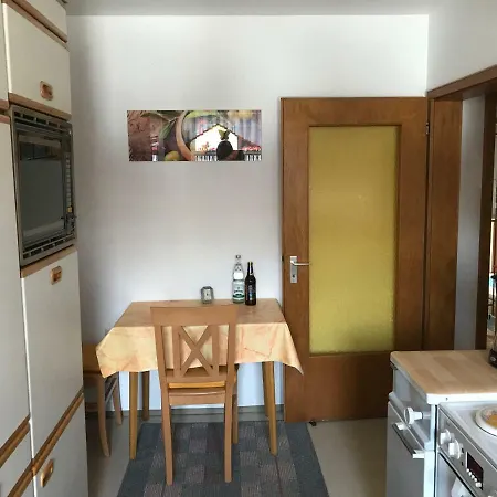 Leonhard Mueller Apartment *